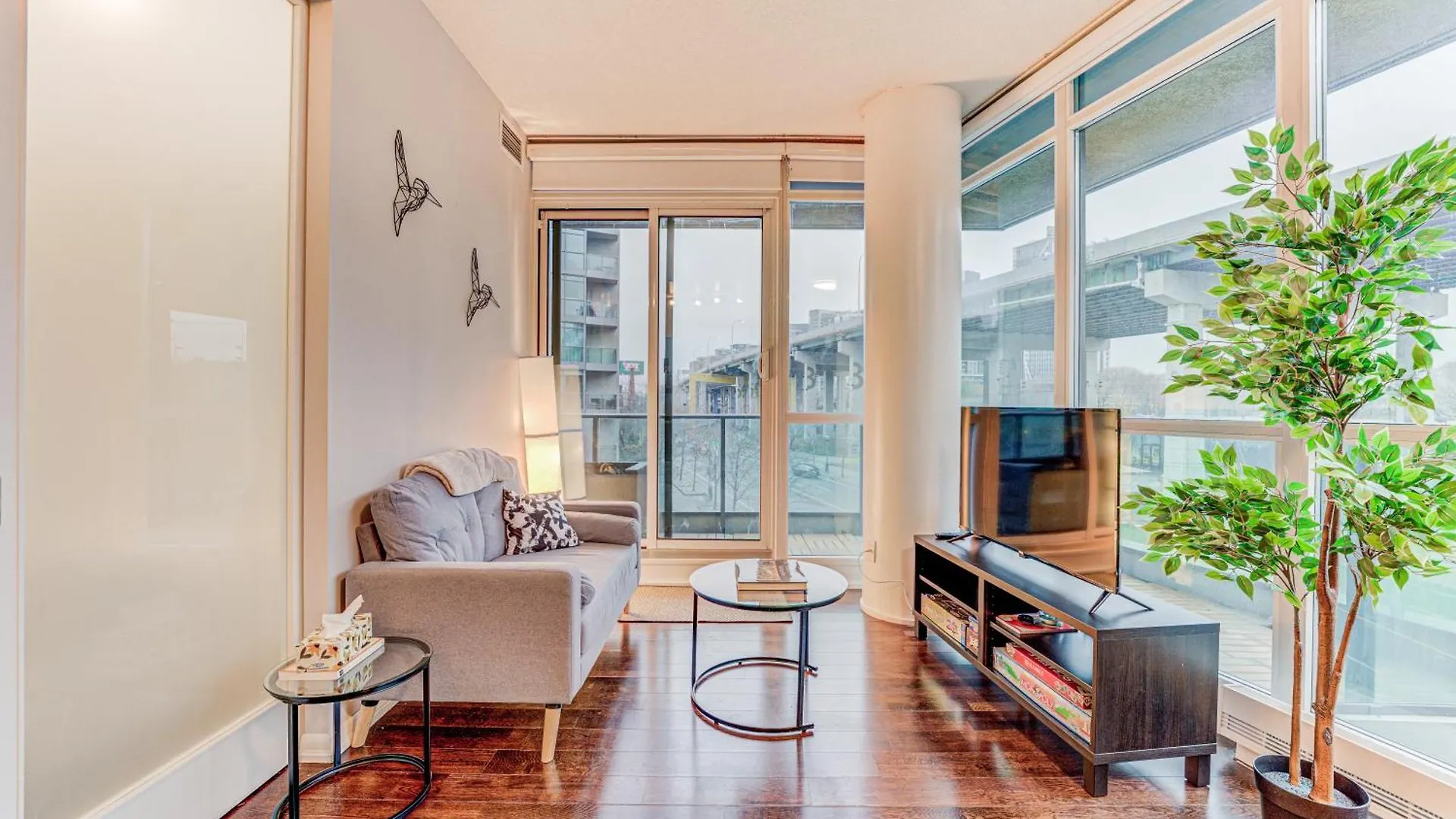 Prime City Pad 2 Bedroom With Cn Tower View 多伦多 公寓