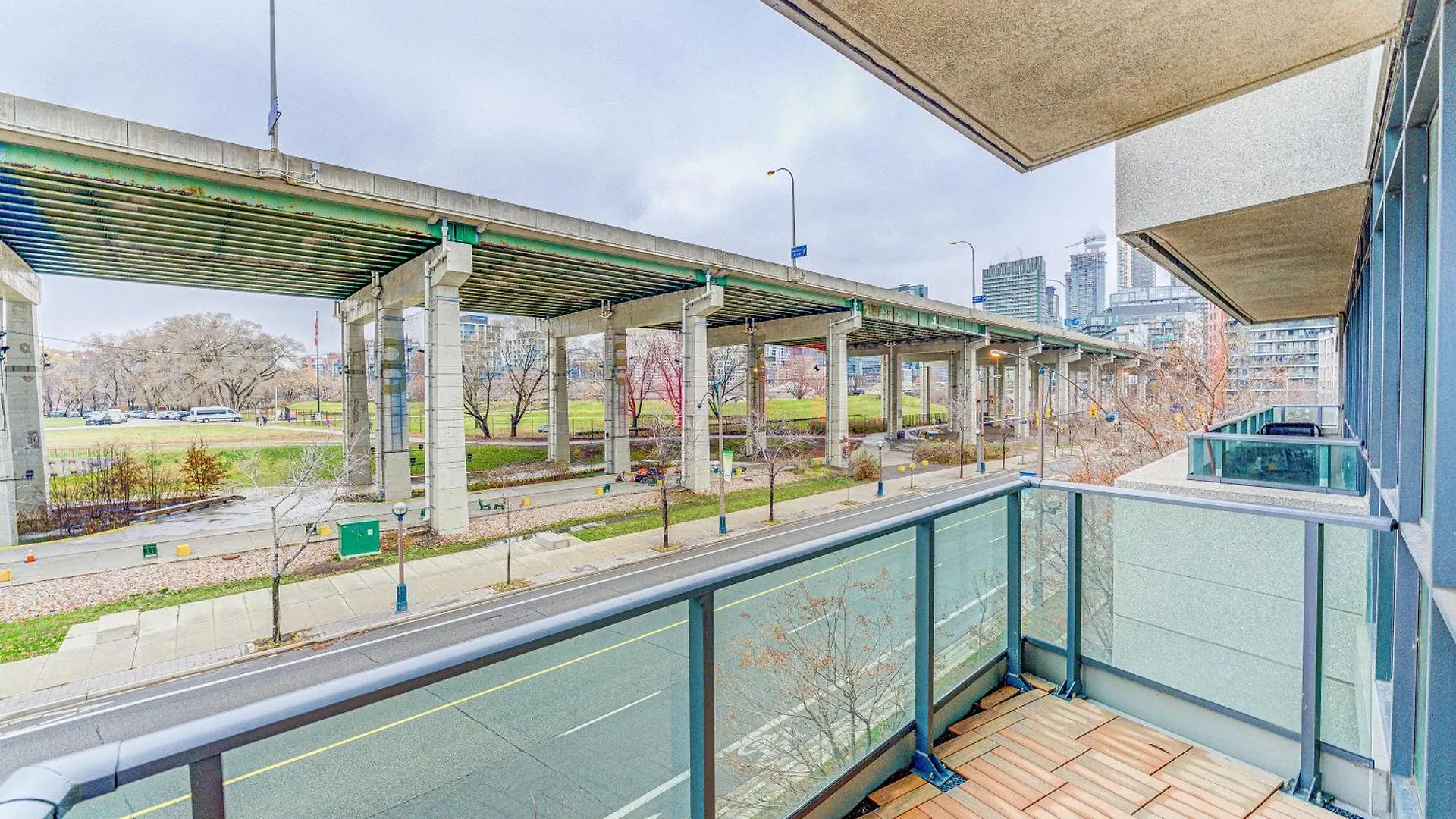 Prime City Pad 2 Bedroom With Cn Tower View 多伦多
